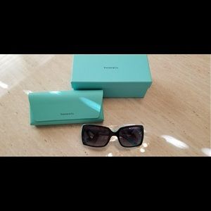 Tiffany & Co, Victoria Sunglasses